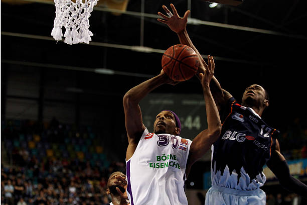 胜任中路的 胜任中路的